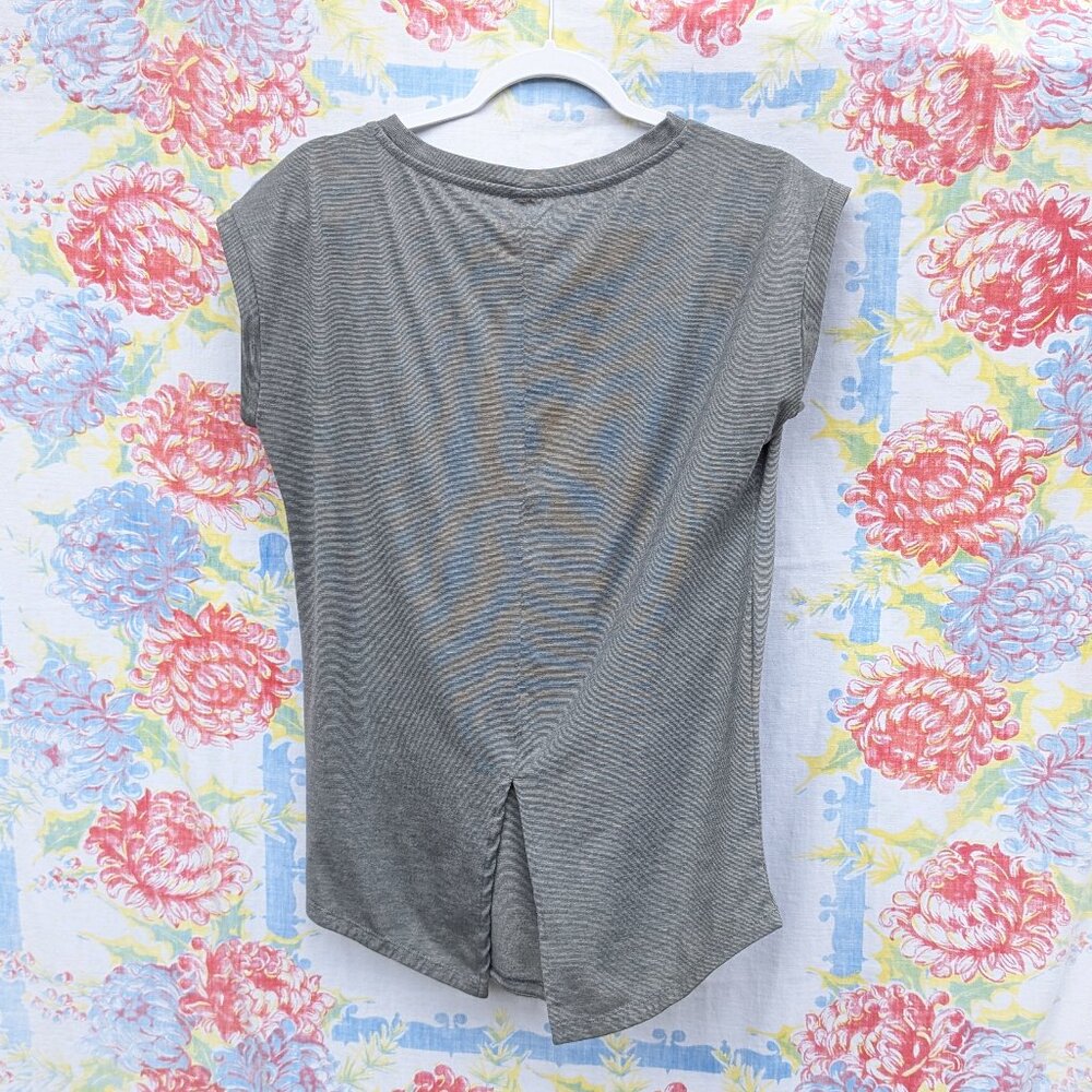 Mountain Hardwear Medium Everyday Perfect Short-Sleeve T-Shirt Gray - Picture 3 of 11